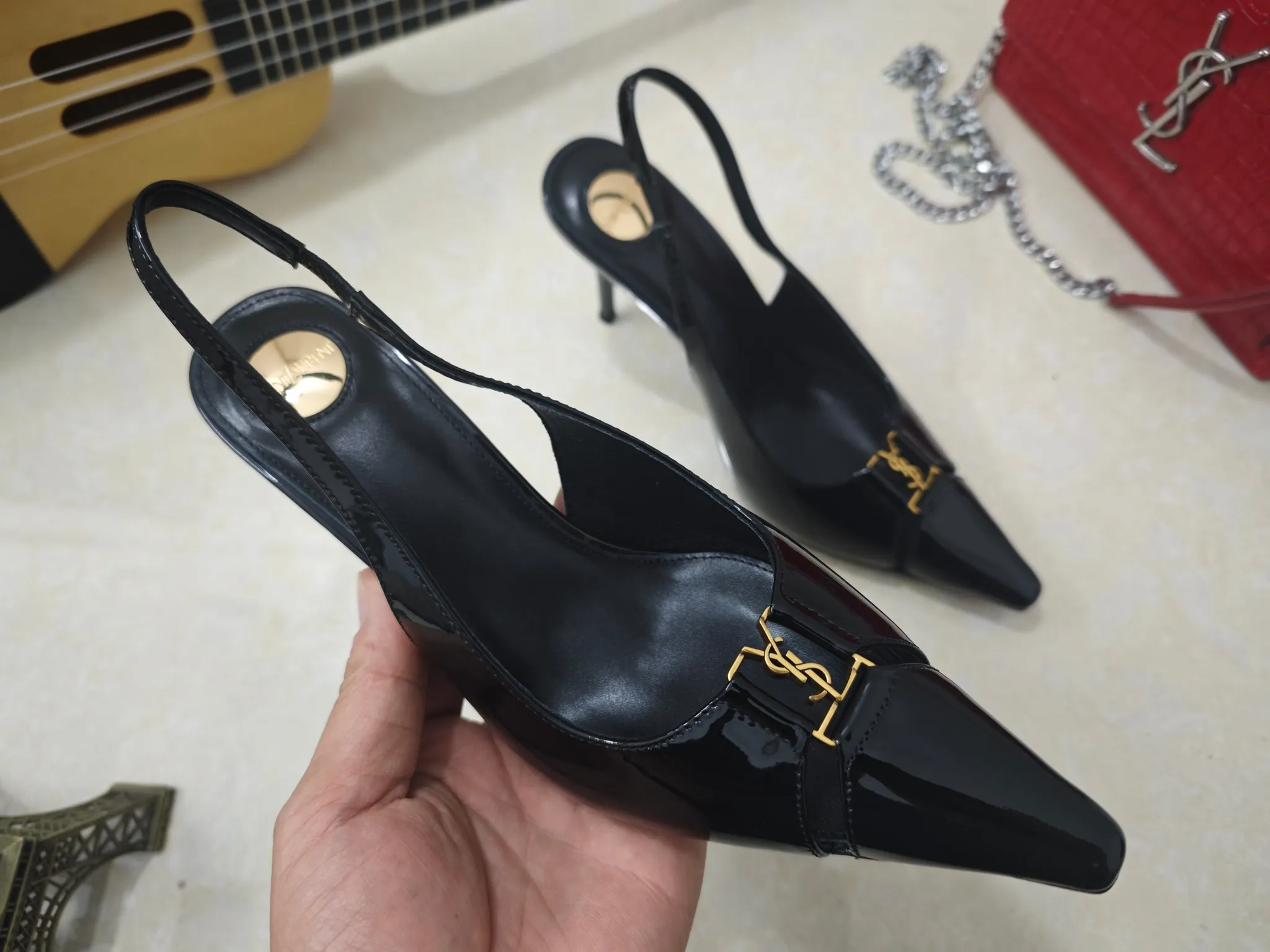 👟👟Ex-factory price 540👟👟【Saint Laurent】Yves Saint Laurent, high-heeled YSL high heels💃2025 early spring counter synchronizes the latest styles, YSL, decoration👠 Classic and high-quality glamorous masterpieces, the hottest autumn and winter series in the counter, with temperament, fashion, classic and attractive design style 😌The effect on the feet is particularly beautiful〰️, the materials are imported from Italy 🇮🇹 calf, imported black sheepskin, lining, and foot pads; sheepskin, stiletto high heels, size 35-41 (34.41.42 must be customized, non-refundable) outsole; imported genuine leather outsole, with full counter packaging